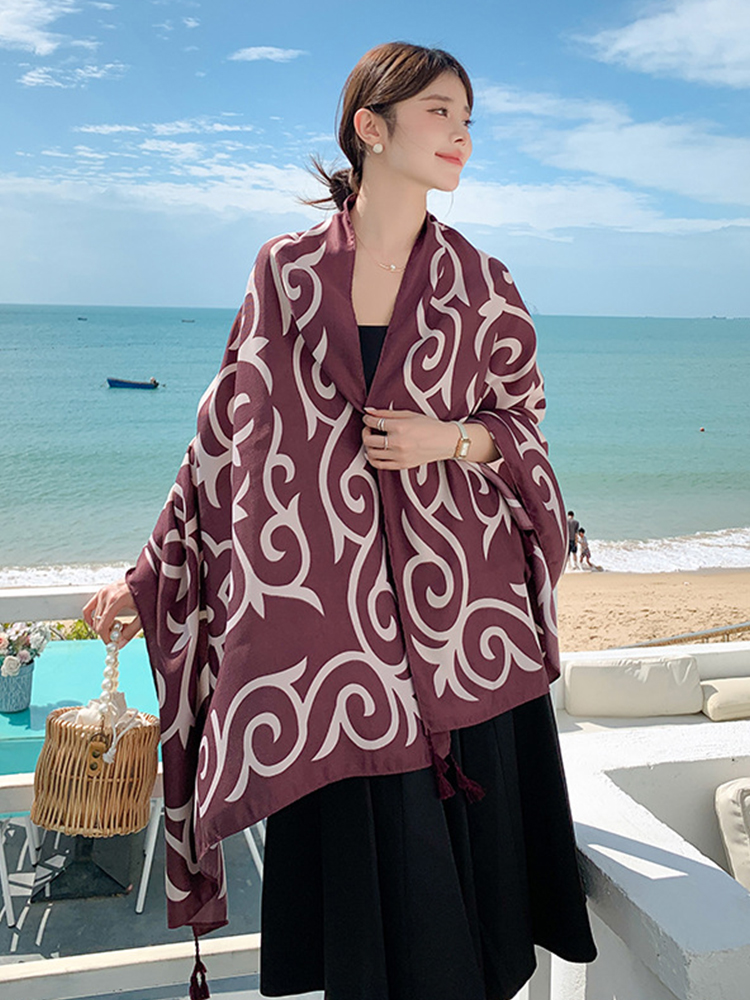 女性の自由奔放に生きるプリントシルクスカーフ、ビーチラップシ - Sarong Pareo Wrap のレビューと価格